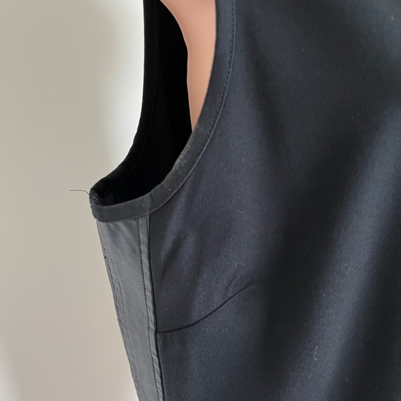 Banana Republic top. Black Size 12 - Picture 6 of 6